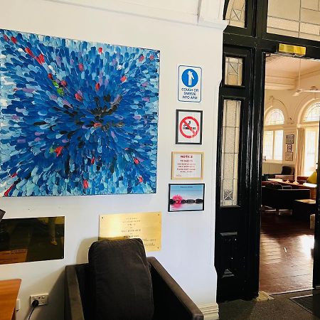Wallaby Backpackers Hostel Perth - Note - Valid Passport Required To Check In - Kültér fotó