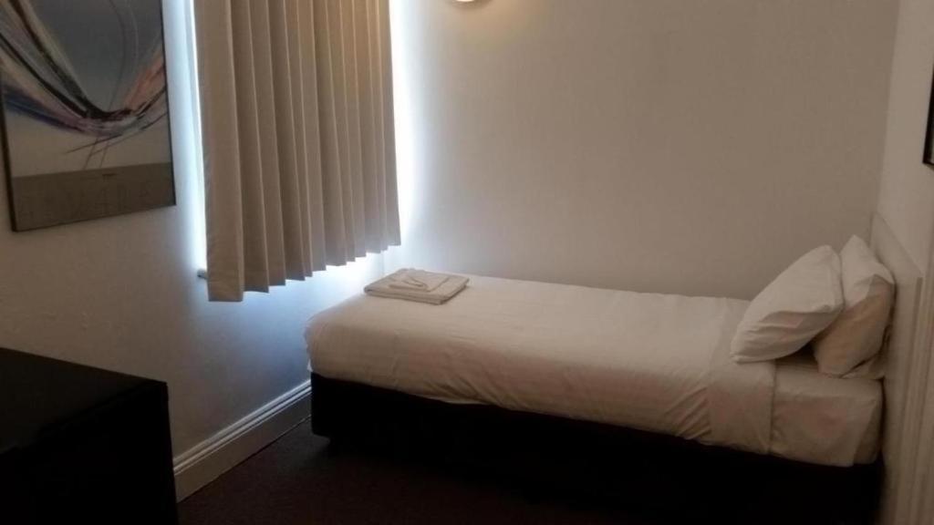 Wallaby Backpackers Hostel Perth - Note - Valid Passport Required To Check In - Kültér fotó