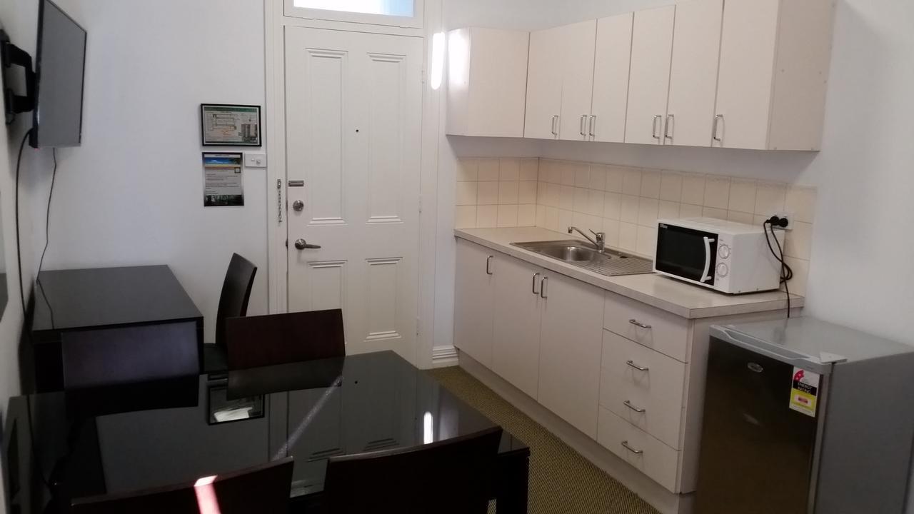 Wallaby Backpackers Hostel Perth - Note - Valid Passport Required To Check In - Kültér fotó